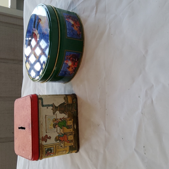 Old Cookie Tins - Picture 4 of 11